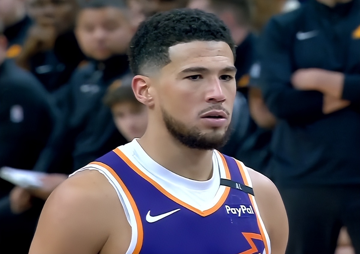 爱游戏入口杜兰特焦点对战，萨拉赫与30激战老鹰分钟，战术调整胜负难料！比赛高潮迭起的简单介绍